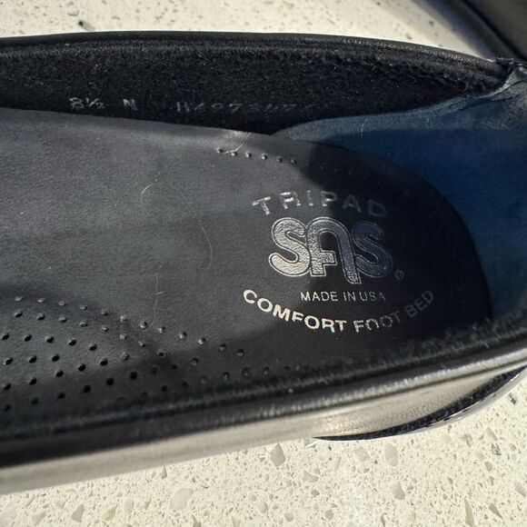 SAS Comfort Slip On Black Leather Shoes Toe Bow Flats Made in USA SZ 8.5 NARROW - Picture 7 of 12